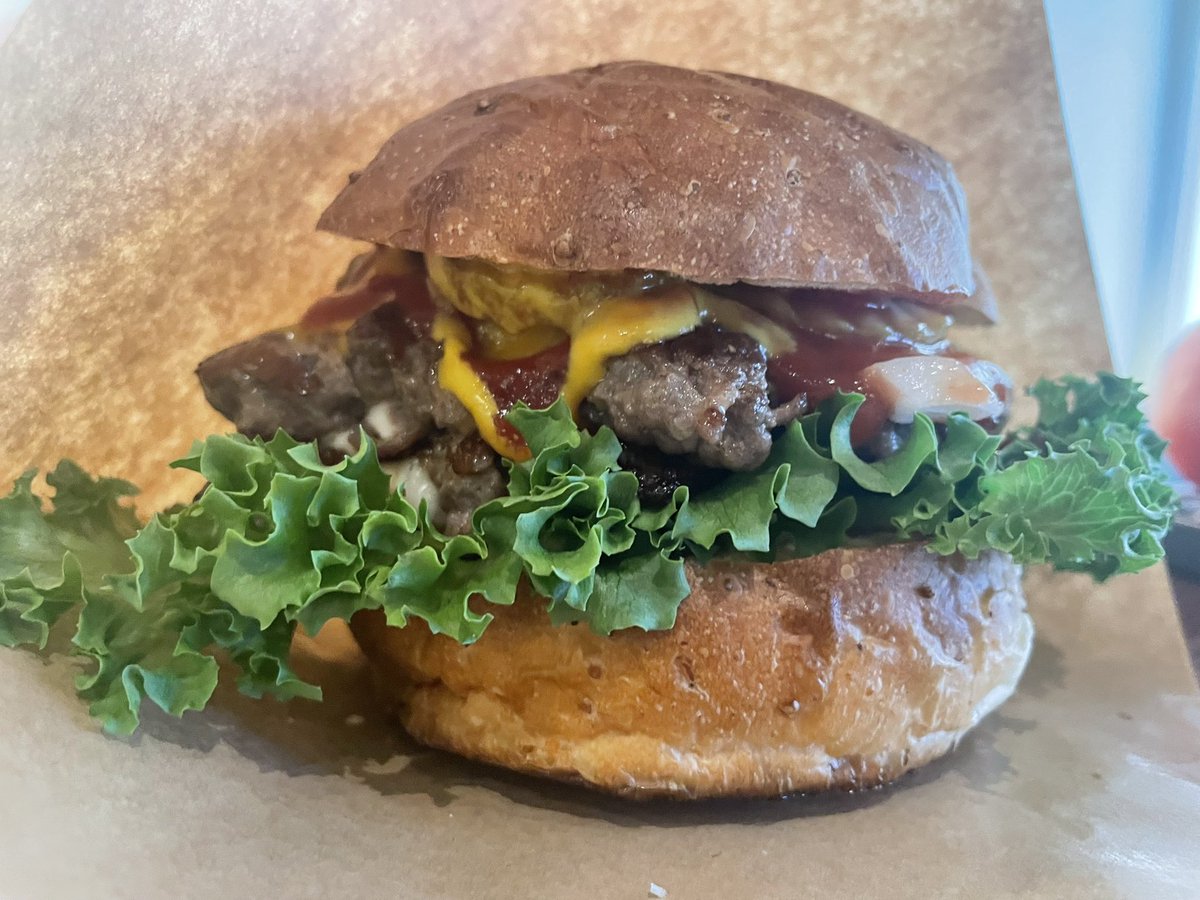 CHILLAX BURGERS &WINE チラックス 池袋グルメバーガー ハンバーガー tweet media