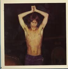 ReaperGrim2012's tweet photo. @MuseZack @GentleDoofus Iggy Pop would probably have an even better case suing James O'Barr for The Crow illustrations. O'Barr has mentioned using Iggy for certain shots of Draven.

(Hard to get the exact photo, since I'm not O'Barr and don't have his photo refs) https://t.co/zkvLD1xky0
