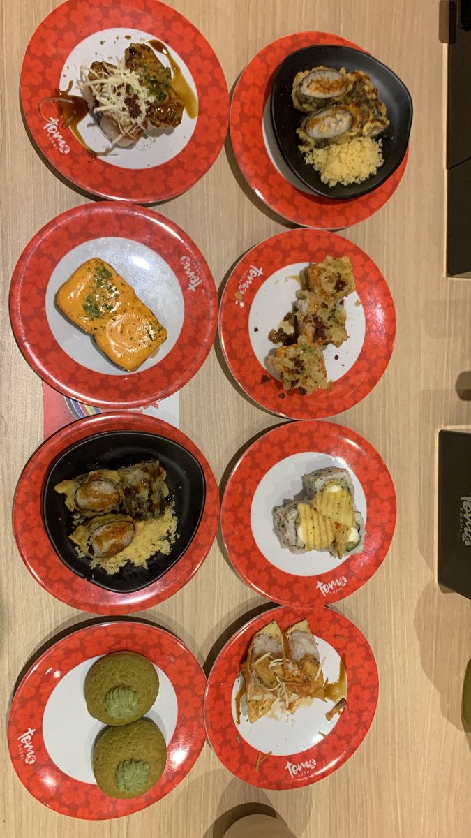 GUYS, Tom Sushi plate merah cuma 10K. fix bakal diserbu sih 🍣
tapi cuma di tanggal &amp; cabang tertentu ya, cek dulu sebelum gas 😭👇🏻

btw menu plate merah favorit kalian apa? rekomen dong, biar aku next cobain