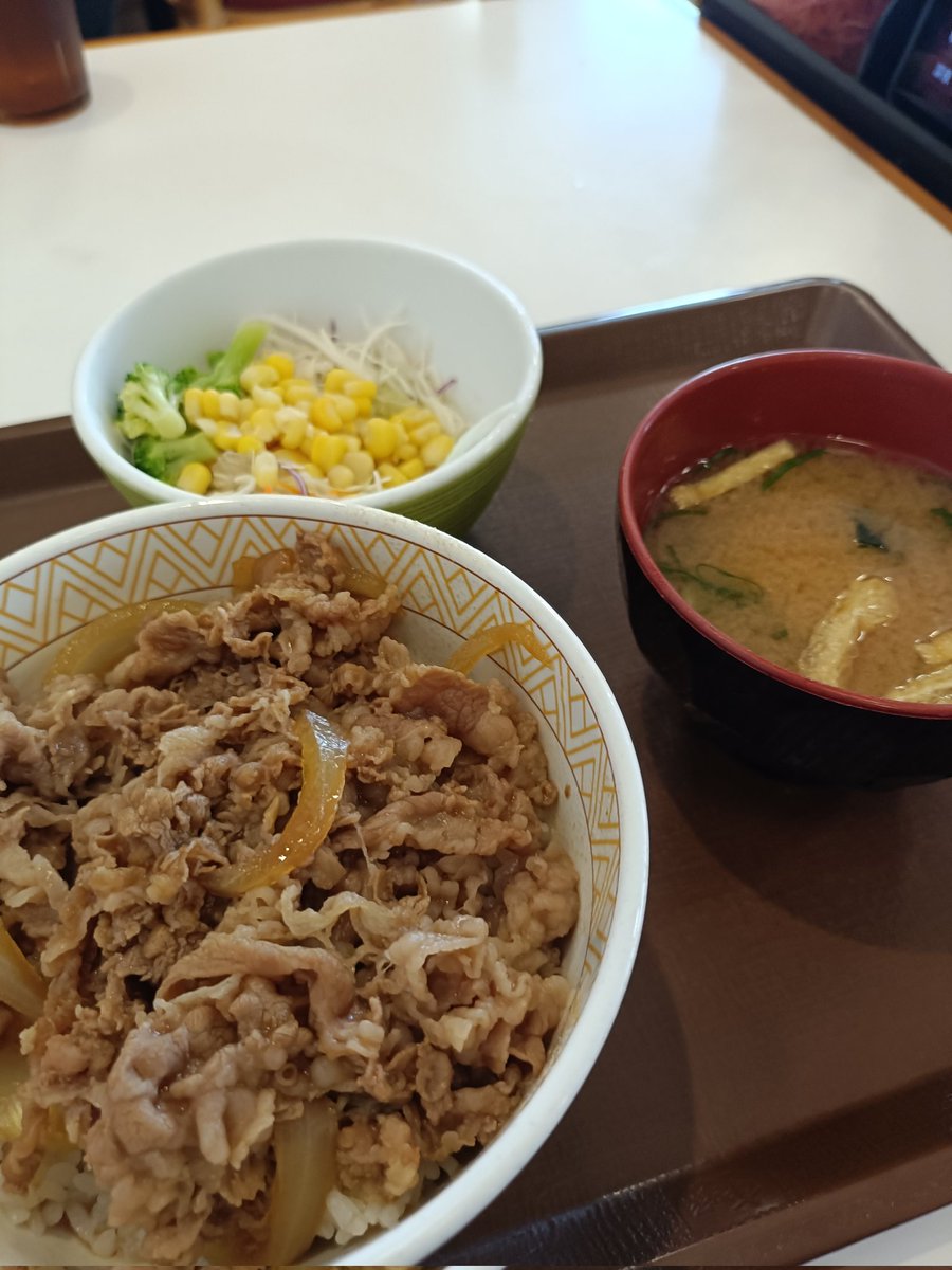 ちんねん tweet media