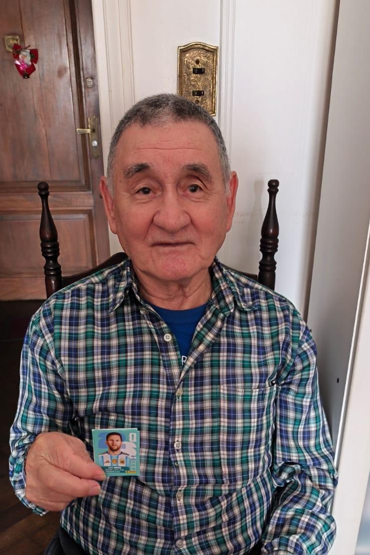 Mi viejo me dijo "Dame un paquete de figuritas que te saco a Messi".

Y LE SALIÓ.

Para mi lista de recuerdos "tengo papá".