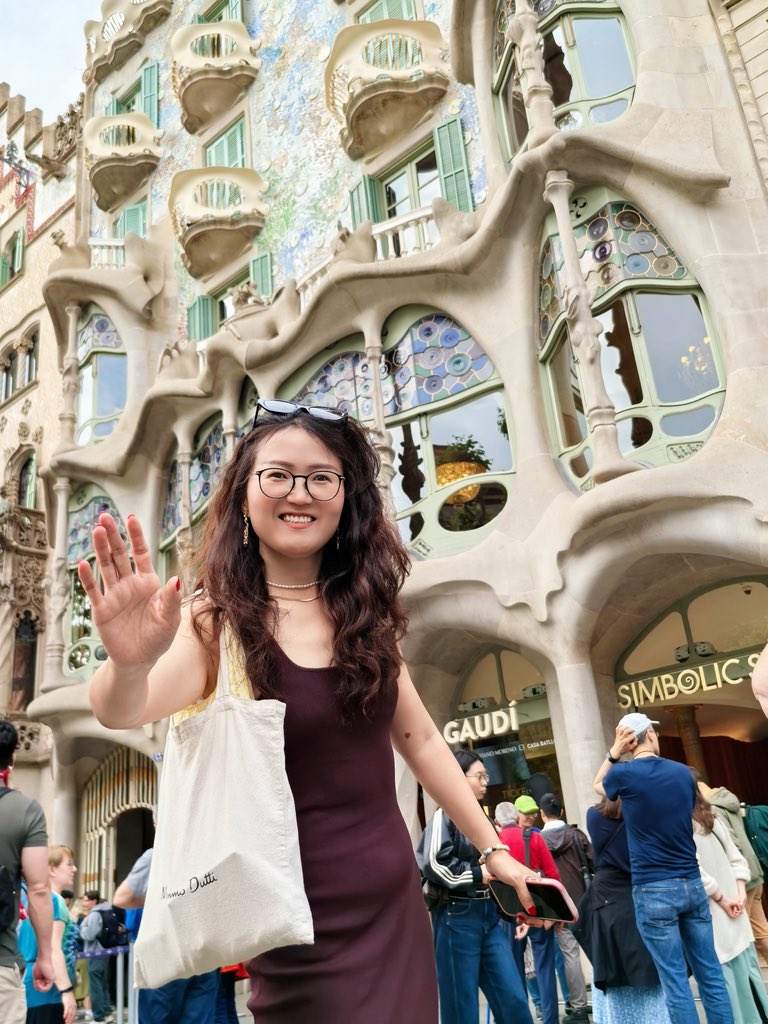 Freda202212's tweet photo. Hi Barcelona! https://t.co/TxNlf13KOT