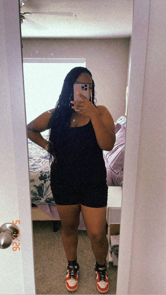TheRealKianaaa's tweet photo. been that , still that 💅 https://t.co/KgT0no2Grt