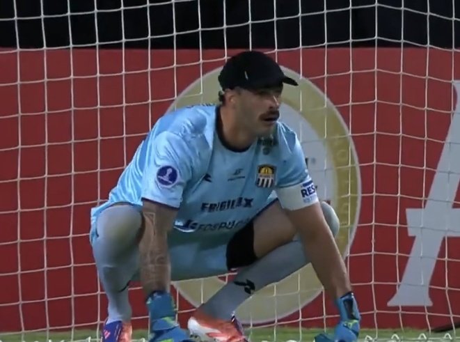 Goles que se comio el euroarquero Matias Viña: 0

Goles que se comio bigotin con gorra: 2

Son datos y hay que darlos