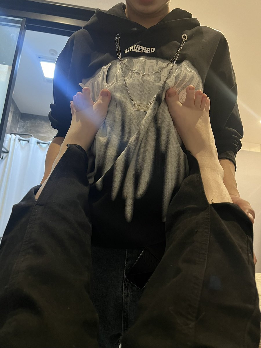 “ 还有没有珍藏已久、舍不得删的超燃短视频？

越骚越真实越好！舌吻、第一视角、叫床、潮喷…都行  

评论区直接甩（无关删）

我挑最顶的置顶 + 福利奖励

快来投，让我看看谁的视频能把我干到腿软～” https://t.co/41w4vcU4iA