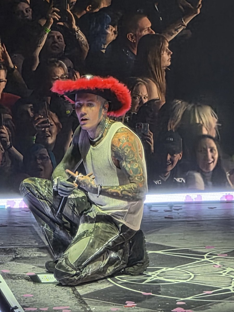 malarkey______'s tweet photo. Seeing @bmthofficial again this time in  #Nashville https://t.co/q0mfHh5SqT