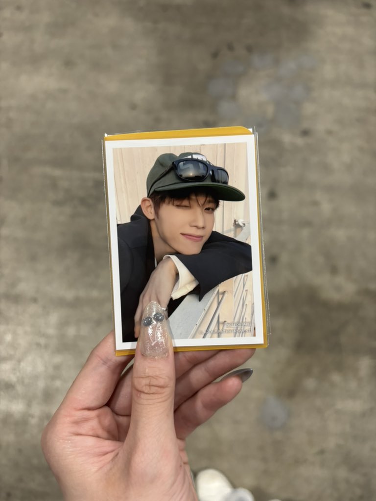 mini_asu_ini's tweet photo. INI 交換 KCON  L判ハーフサイズ生写真

【譲】
木村

【求】
藤牧

現在HMVブース付近におります！
ご検討よろしくお願いいたします🙇‍♀️
#INI交換 https://t.co/3JMgpwOcJ5