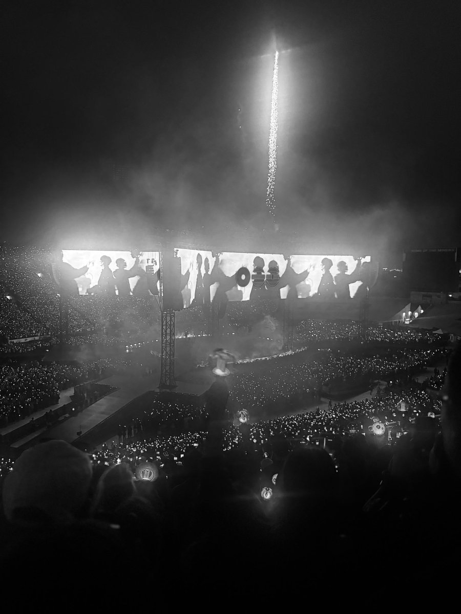 jtrhodess's tweet photo. some pictures I took on day 2 #BTS_ARİRANG #btselpaso  #BTS https://t.co/kfIXxyw0yq