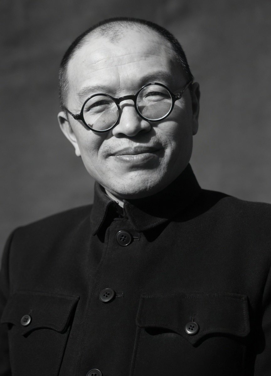 你所不知道的历史:张闻天——那个被党史“淡化”的中共中央总书记 你是不是一直以为,遵义会议后毛主席就成了中共的一把手? 其实不是。 1935年 ...