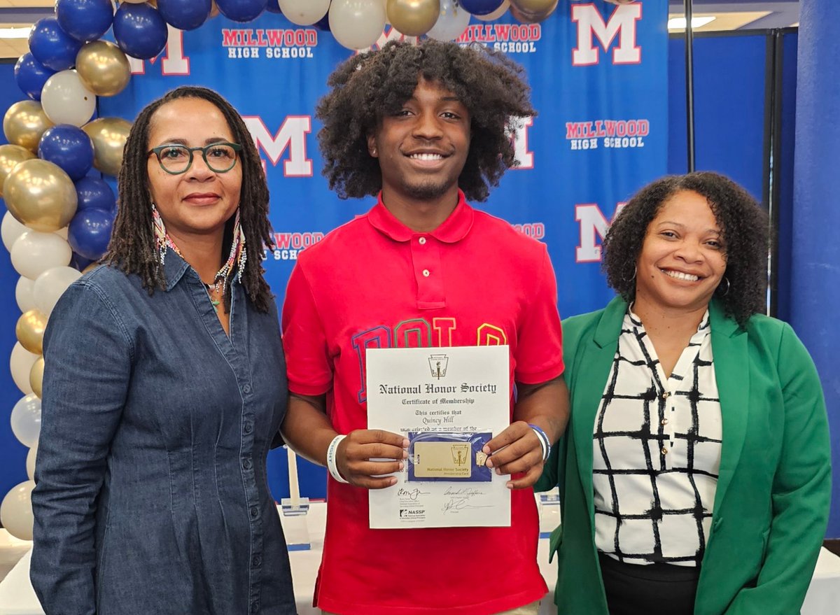 3uincyy's tweet photo. Official , honor society student 3.8 GPA all ap and honor classes #student #athlete #leader https://t.co/8SWMmk6q1y