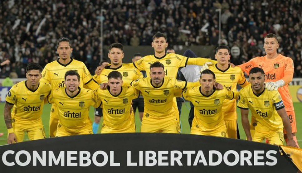 Si #Peñarol le quiere sacar provecho a Arezo, Abel y Batista, está en la obligación de incorporar, como mínimo, un lateral por banda, dos extremos y un mediocampista ofensivo que pueda suplir la baja de Leo Fernández.

Con lo que tiene hoy en día, ni Harry Kane hace goles en este