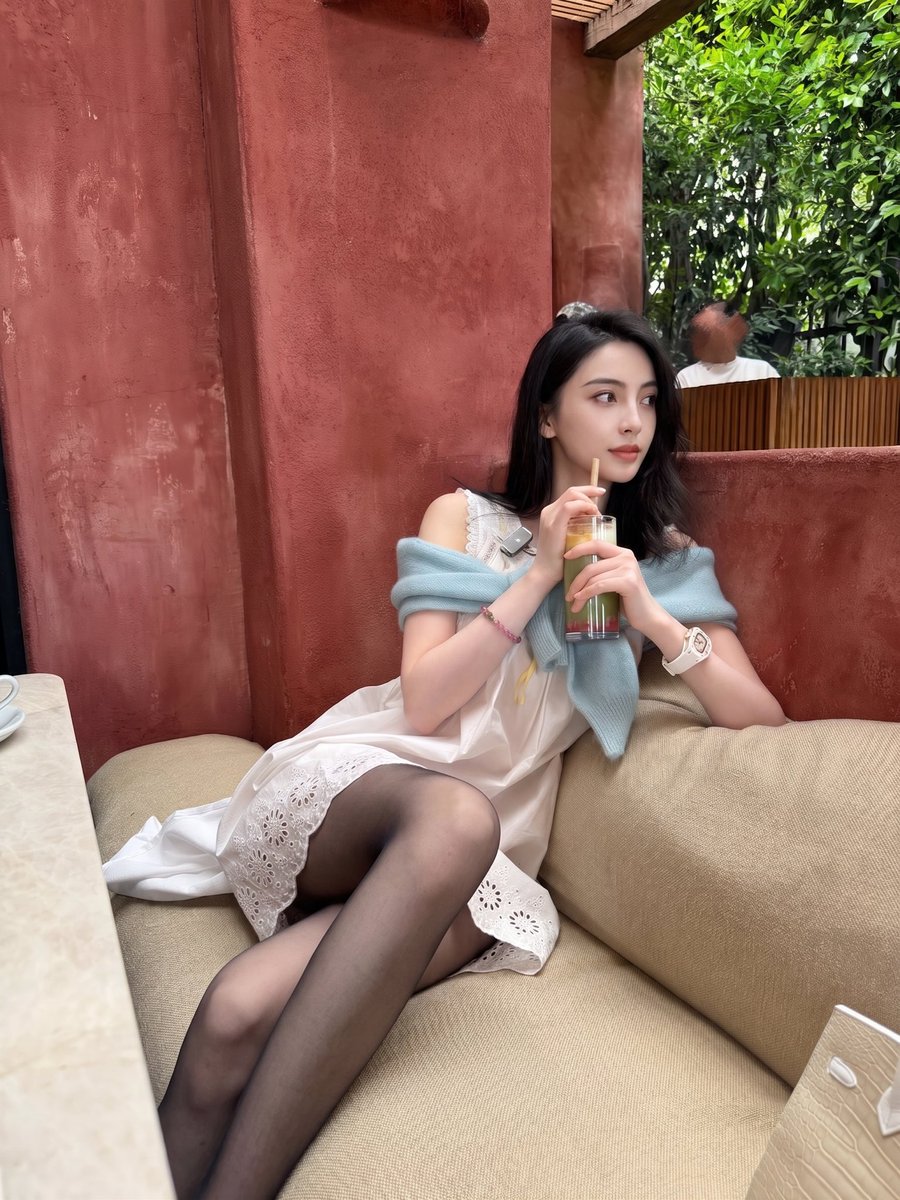 如果你对着我的照片做了坏事，记得要来跟我道个歉哦，我会原谅你的 https://t.co/GdC6EjVtFL