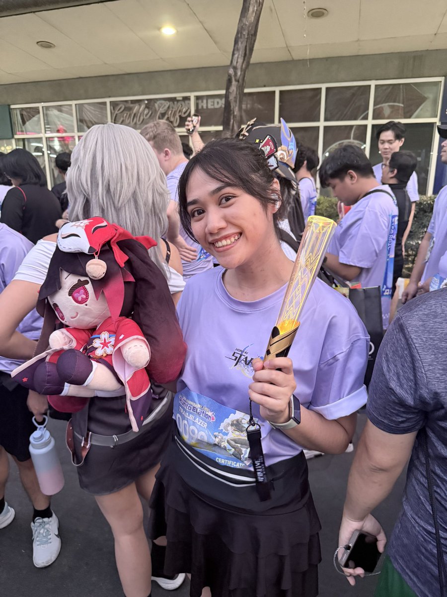 itslillechi's tweet photo. Almost a week late but I joined the Run to Elation last May 3! 

The medal’s so pretty! 🥺

Happy 3rd Anniversary @honkaistarrail ✨ https://t.co/juuYMqzQbK