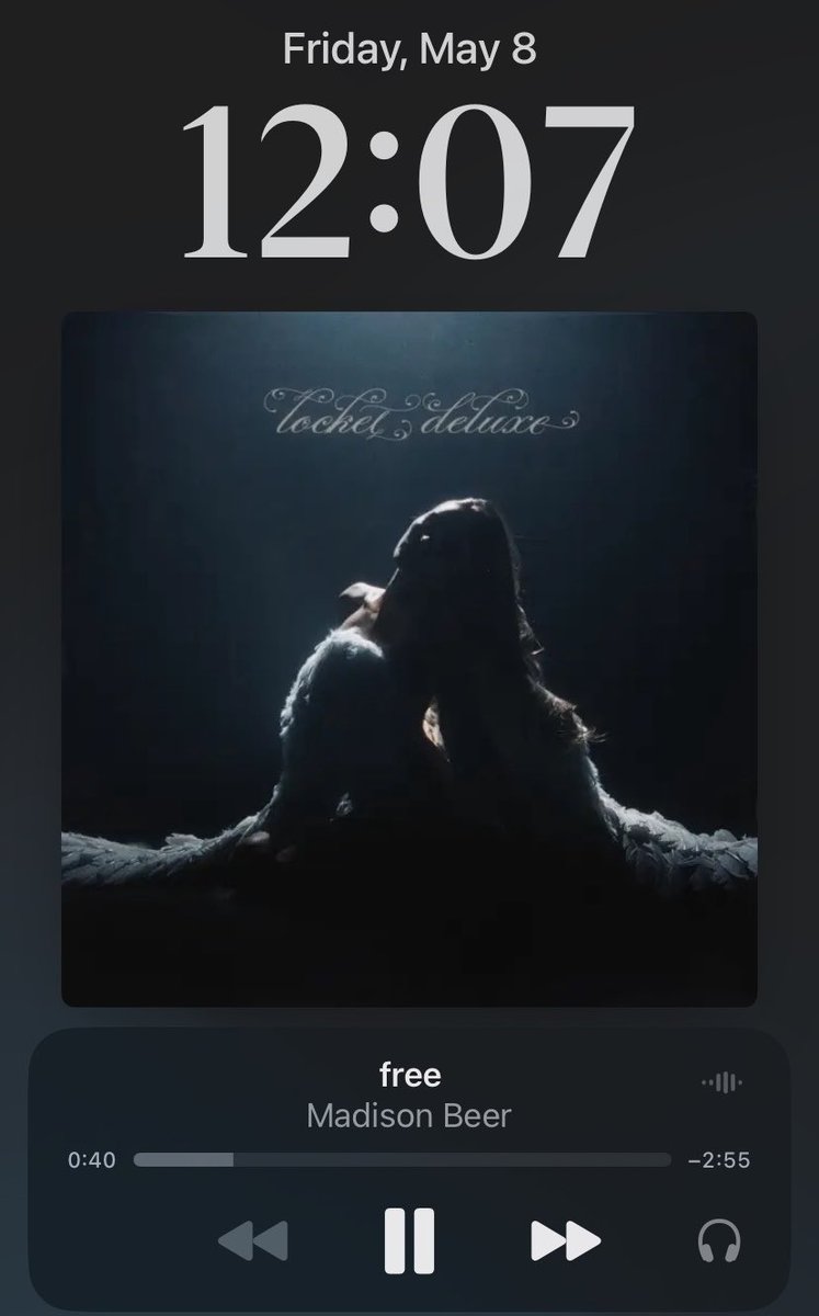 TeAmoSeI's tweet photo. HELLO??? 🤭🤍 #LocketDeluxe https://t.co/ey7q3Kn9CP