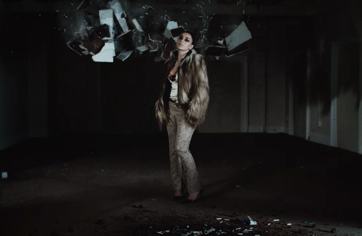lisvhh's tweet photo. IM SPEECHLESS THIS IS THE COOLEST MV IVE EVER SEEN https://t.co/kUdTPLM01A