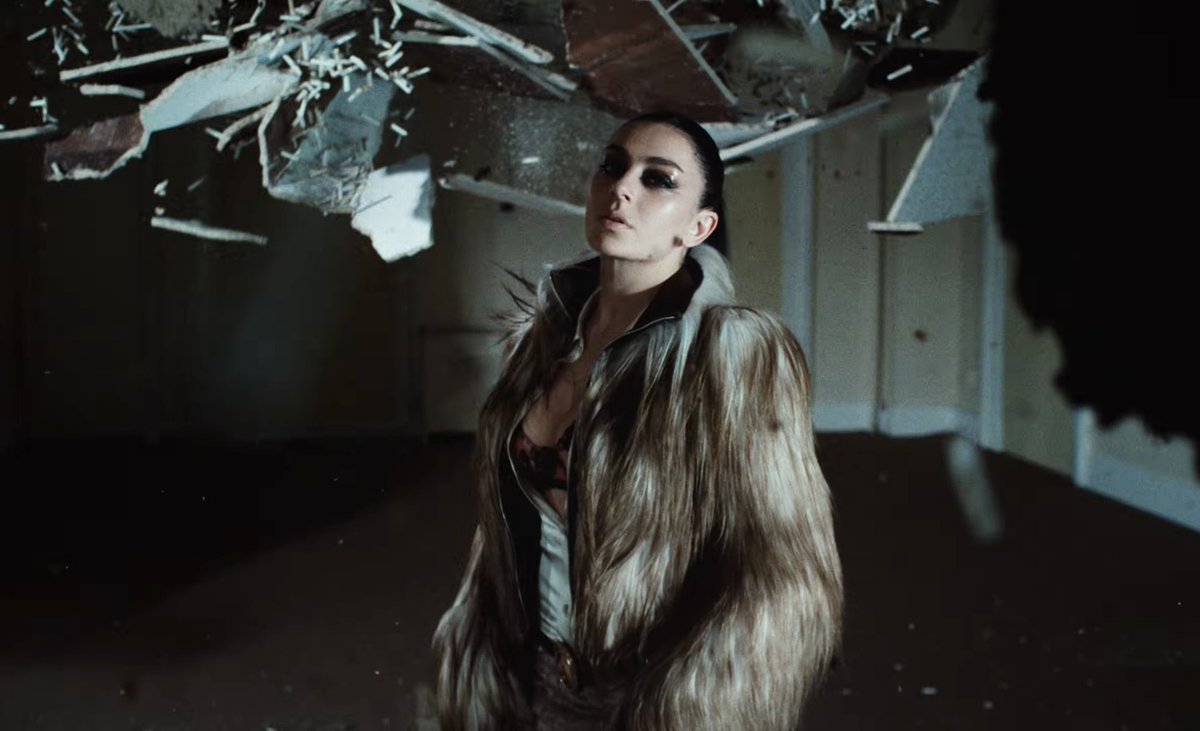 lisvhh's tweet photo. IM SPEECHLESS THIS IS THE COOLEST MV IVE EVER SEEN https://t.co/kUdTPLM01A