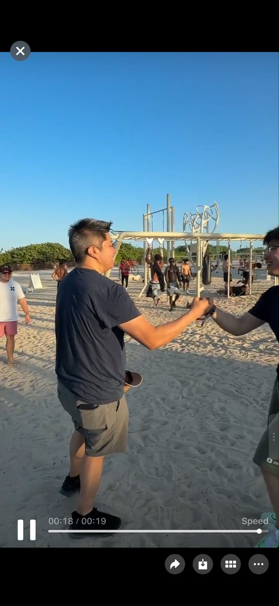 AdenDRInWeb3's tweet photo. So surprising to run into @keoneHD at the Muscle Beach. He has already finished 20 mins’ squat and deadlift.
It’s impressive especially considering the packed conference agenda. 

It’s essential to build projects onchain but also building body offchain, consistently.

Salute to founders with this commitment and long @monad