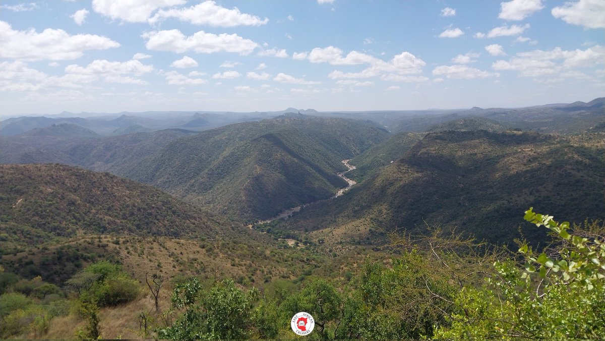 EafricanCruiser's tweet photo. Kisima -> Wamba -> Kalama (C78)
Northern Kenya backroads worth doing before tarmacking.
Laggas and spots with sweeping views for water breaks.
Wi'll take you there.
.
Reservation 
+254711687089
Kenyapradoshire@gmail.com 
.
#Samburu #Laikipia #kalama https://t.co/V0StNu4Aig