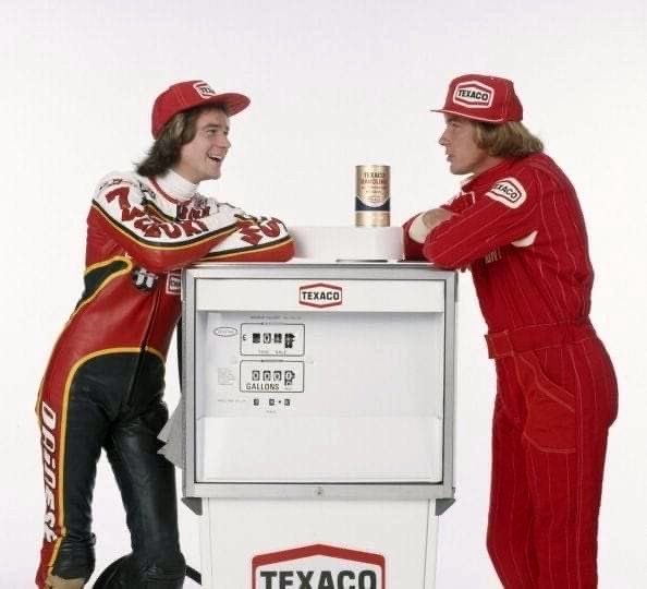 titovelez7's tweet photo. #FridaySheene https://t.co/Y1p1VGg5YA