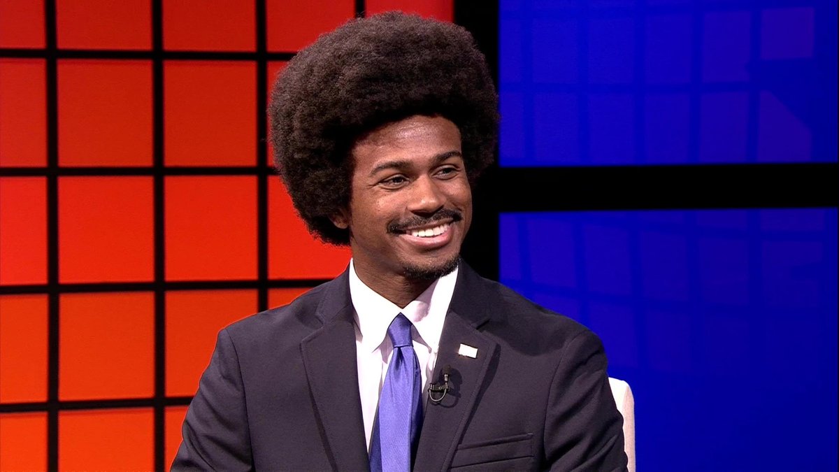 DiggerDeGroff's tweet photo. @zeteo_news @Justinjpearson @prem_thakker WTF happened to this dude... Oh right. Politics and power. That fro has it's own personality. https://t.co/UeAwF3190L