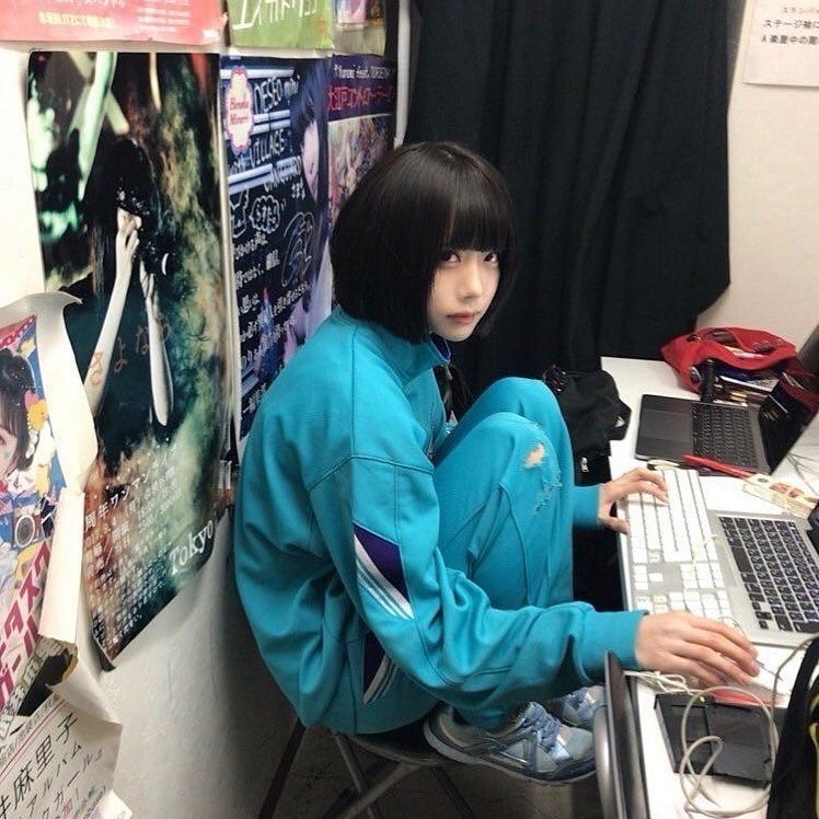 完全にLの女版で草 https://t.co/q7A6VhgCfX