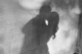 Ditemi, 
quanto l'amate?
Come un contagio 
e la sua cura insieme.

      W. Shakespeare ✍️🏻