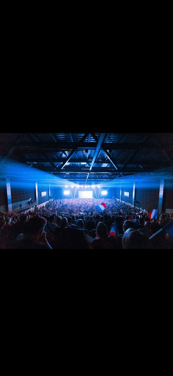 christel_dupre's tweet photo. Plus de 5600 personnes au SPOT de Macon pour la venue de Jordan et Marine, un énorme élan patriotique pour accompagner les présidentielles 2027 🇫🇷! https://t.co/dQM3EoaSqj