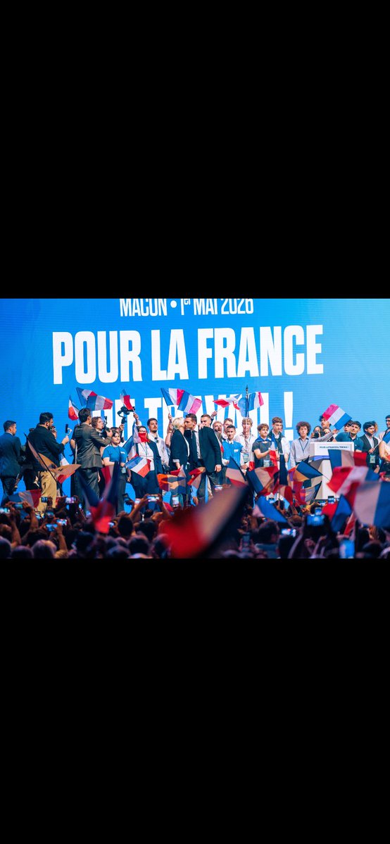 christel_dupre's tweet photo. Plus de 5600 personnes au SPOT de Macon pour la venue de Jordan et Marine, un énorme élan patriotique pour accompagner les présidentielles 2027 🇫🇷! https://t.co/dQM3EoaSqj