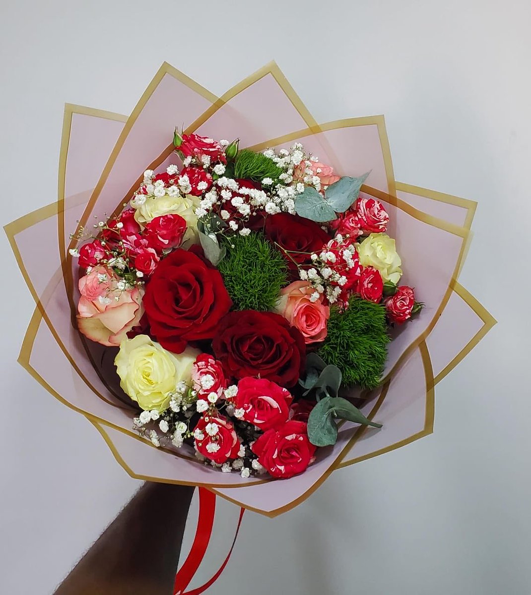 Iyanu sells fresh flowers tweet media