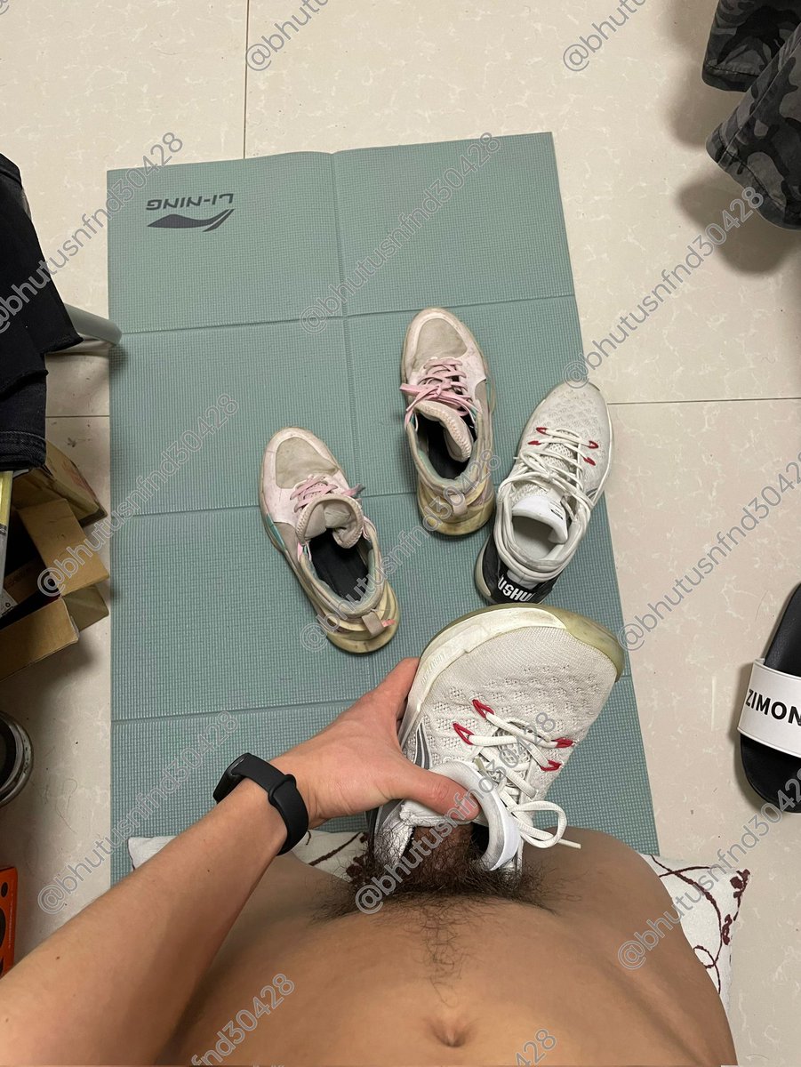 bhutusnfnd30428's tweet photo. 谁研究的球鞋当飞机杯这么爽 https://t.co/BWKYnBFH0Y