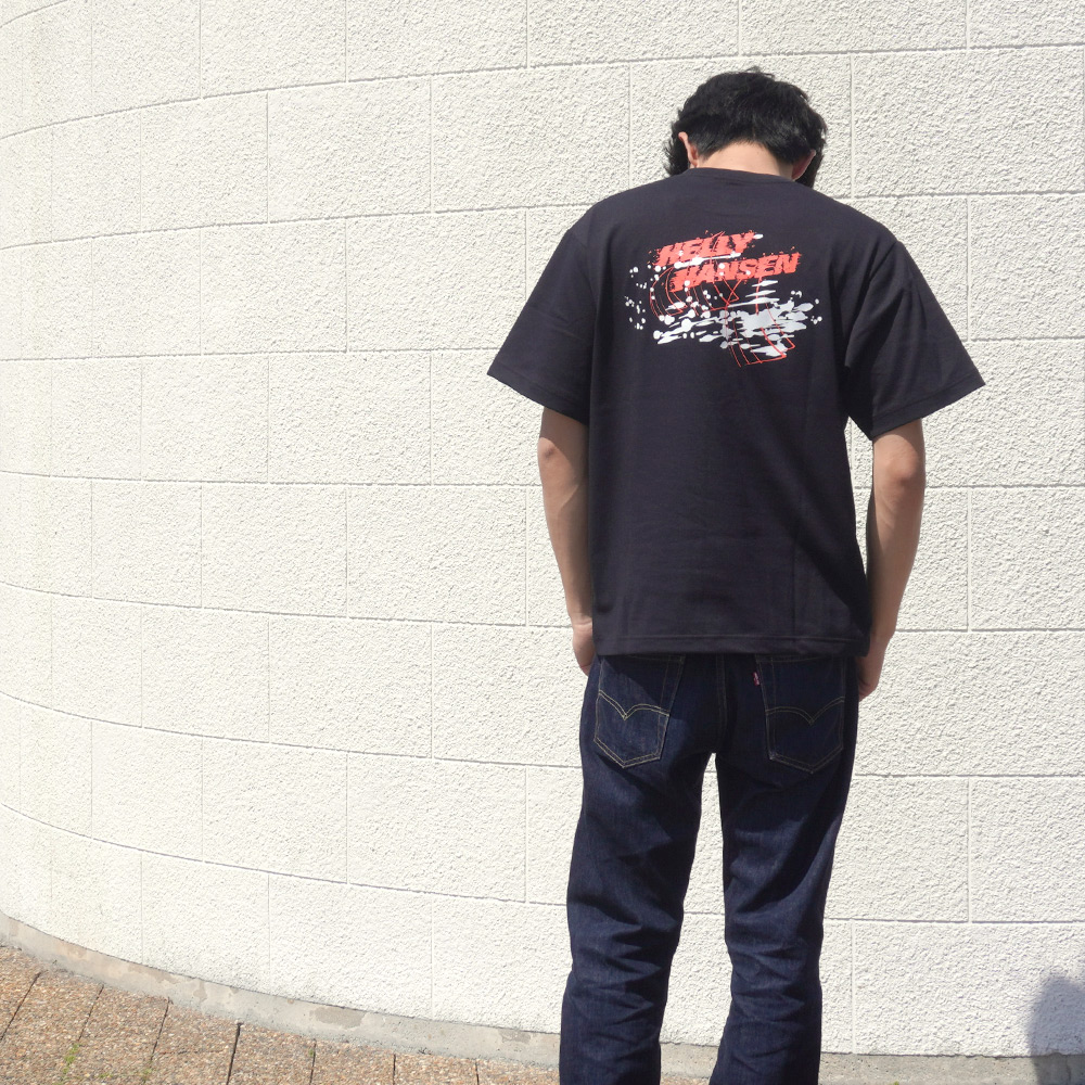 ittenshoshop's tweet photo. もう暑い季節がやってきました！
早すぎです・・よね？

さっそくこんなTシャツはいかがでしょう？？

強い風を受けて水しぶきをあげるストームを描いた
躍動感のあるデザインが、
気分を上げてくれます！！
#HELLYHANSEN #ヘリーハンセン

https://t.co/m8UcfnBGgC https://t.co/JkFqwc9mDA
