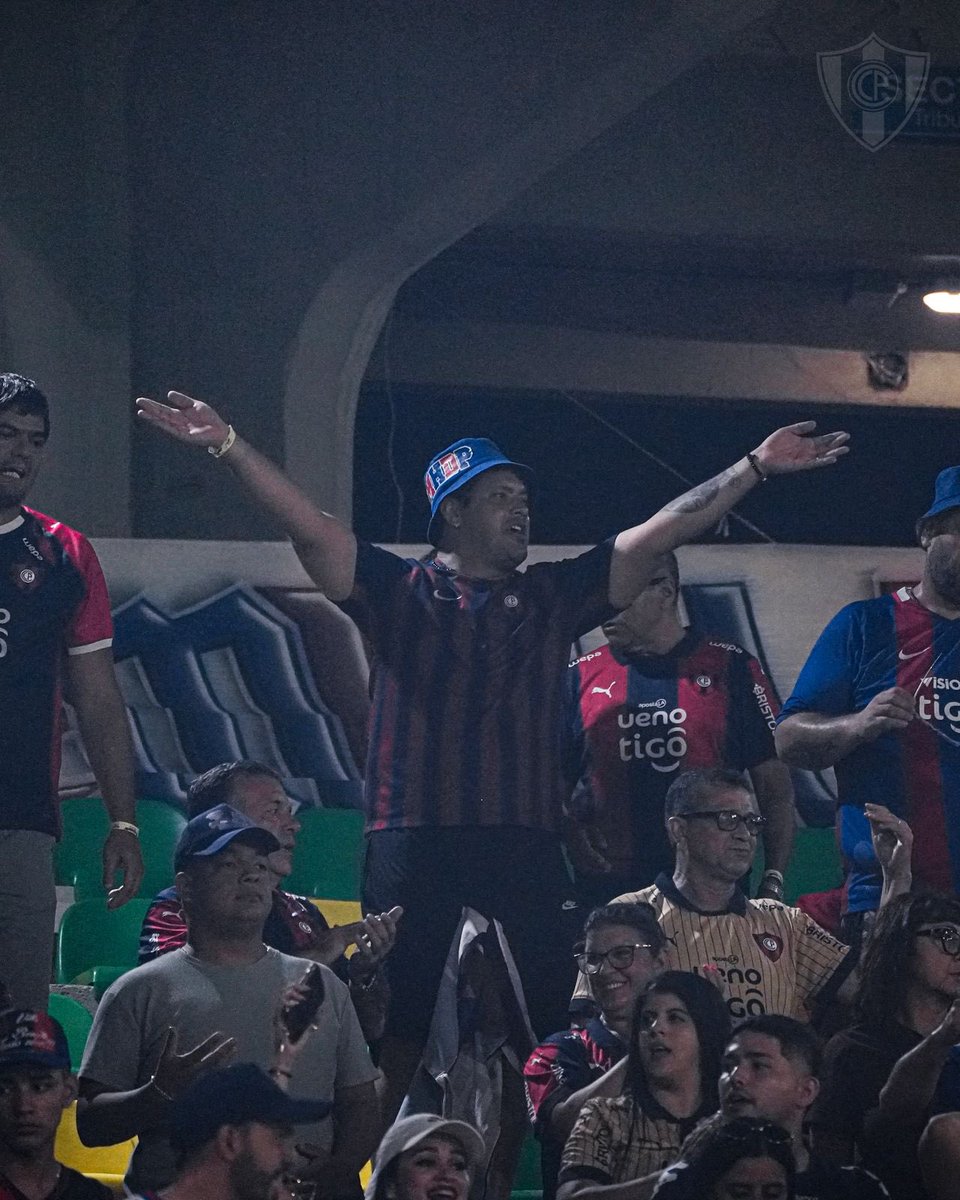 Locales en Cartagena 🌪️🇨🇴

Sin dudas, ¡La Mejor Hinchada del País! 🔵🔴