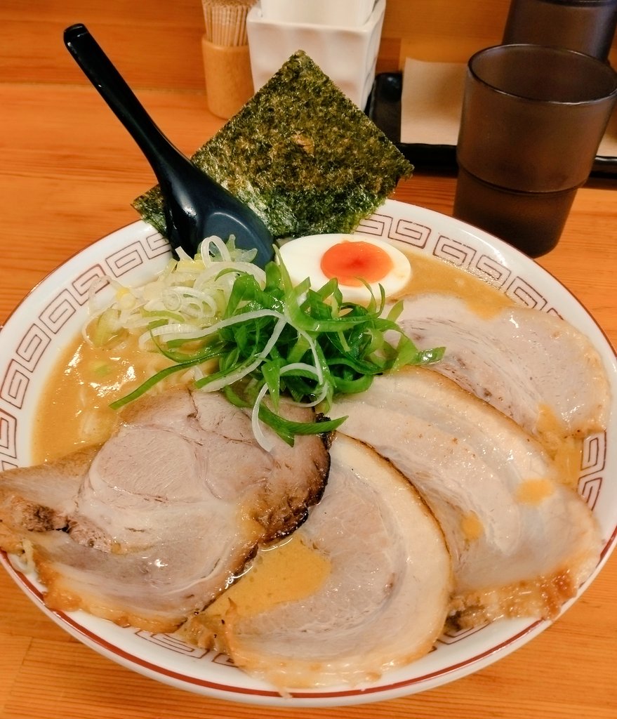 ミート tweet media
