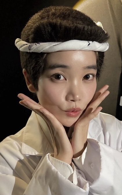 BiSHchannel's tweet photo. チッチさんって本気出すとめっちゃ美人よな。

#小悪魔担当
#CENT https://t.co/ucSiIlzPzW