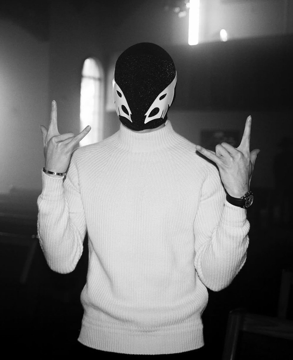 lykeemyke's tweet photo. Peso Pluma formará parte de “FEID VS FERXXO”, el nuevo álbum de Feid. 🔥 https://t.co/vLXI6Z2PZe