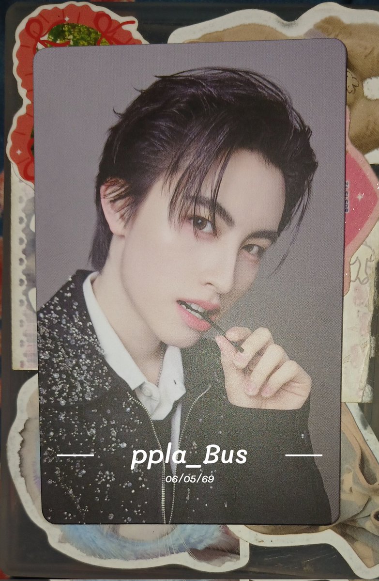 ปล่อยการ์ด 2 ปี
ไทยร็อค มีตำหนิ ไม่ส่องไฟไม่เห็น
115 รส
เอเออมยิ้ม 130 รส 
รับคู่ 200 รส
สนใจเดมนะคะ
#ตลาดนัดBUS