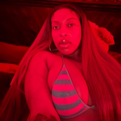 Mistress Caramel tweet media