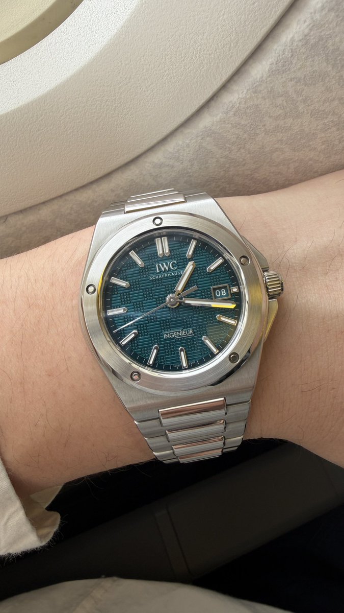 Kojix9's tweet photo. 最近服と合わせやすくてIWCインヂュニアをよくつけます https://t.co/cyzTEZF2of
