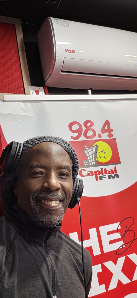 DeejayADRIAN's tweet photo. In The Mix On @CapitalFMKenya #FridayFlight #DriveInn https://t.co/0yoil1EvzT