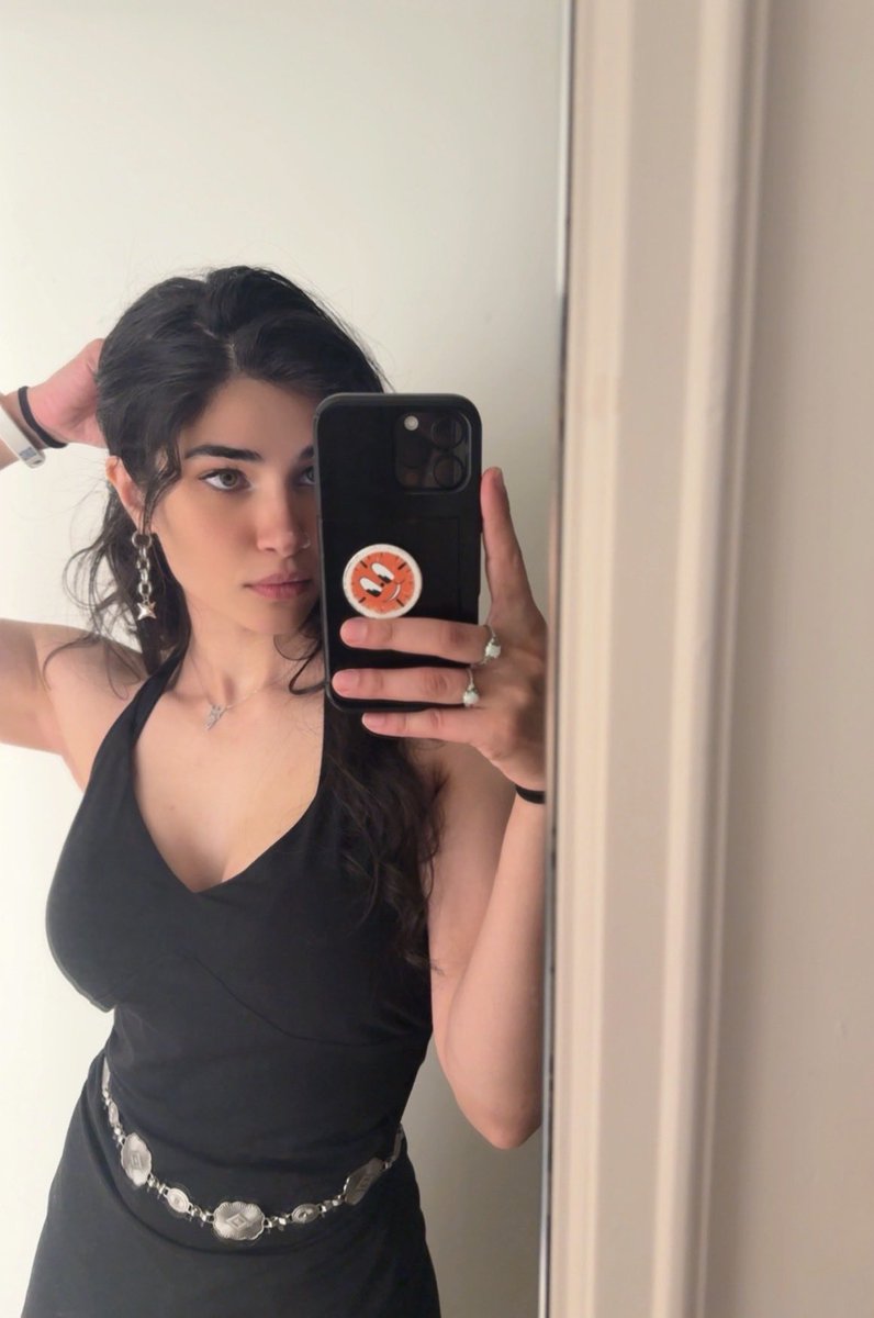nylaWHO tweet media