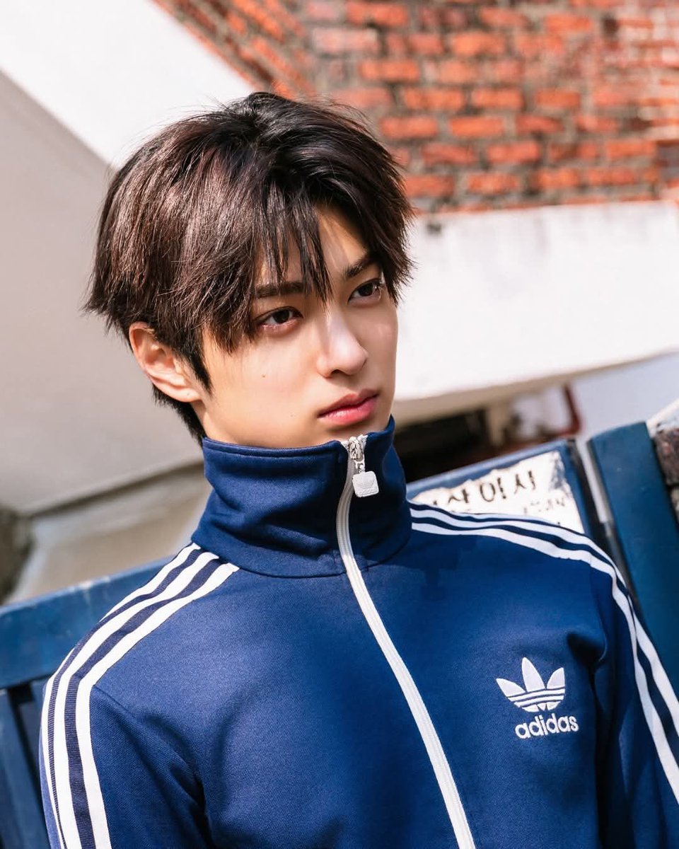 he looks like a hyper-realistic video game character