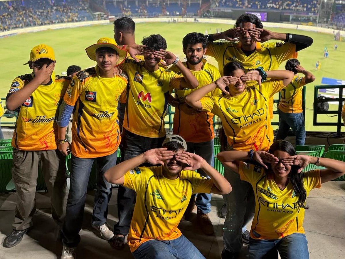 CSK fans doing Noor Ahmad celebration 🥹💛