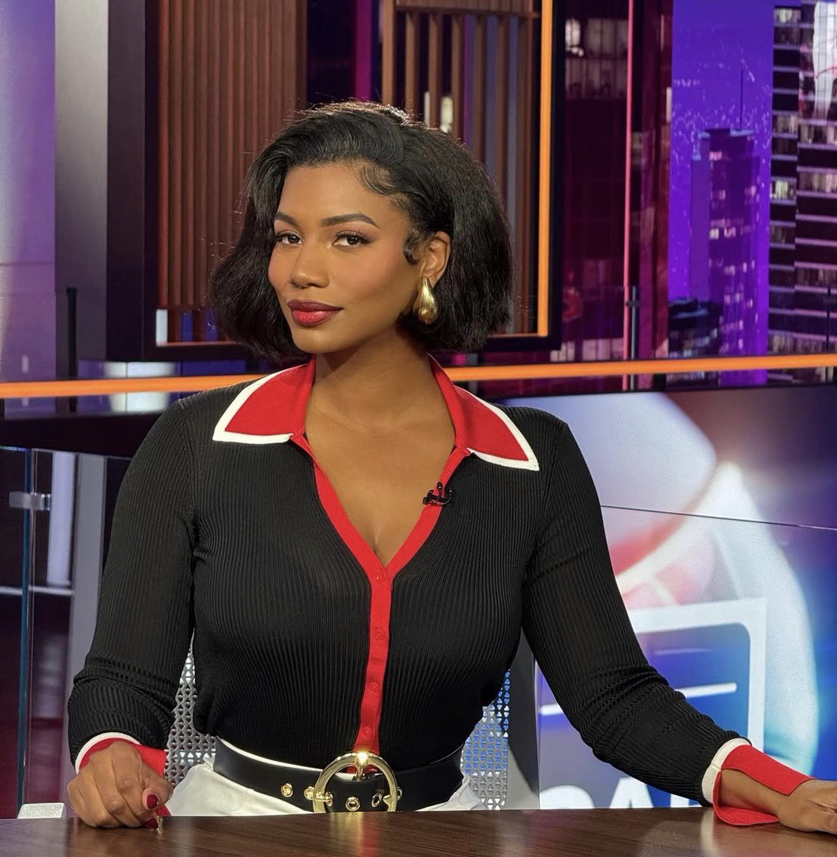 Amazon needs to give Taylor Rooks a raise 

Real Playoff Riser