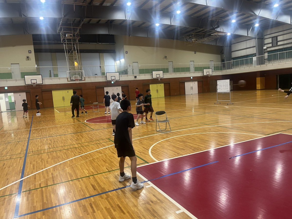 broncosacademy's tweet photo. \ 活動報告 /

5月より、JBA登録をしないクラブチームとして、 #ブロンコスアスリード 初年度のメンバーが、14名で活動が始まりました❗️
新しい、#さいたまブロンコス の仲間として週2回活動していきます🐴🔥
練習試合の相手も募集してますので、よろしくお願いいたします🤲

#ブロンコスアカデミー https://t.co/FOhA7au3tG
