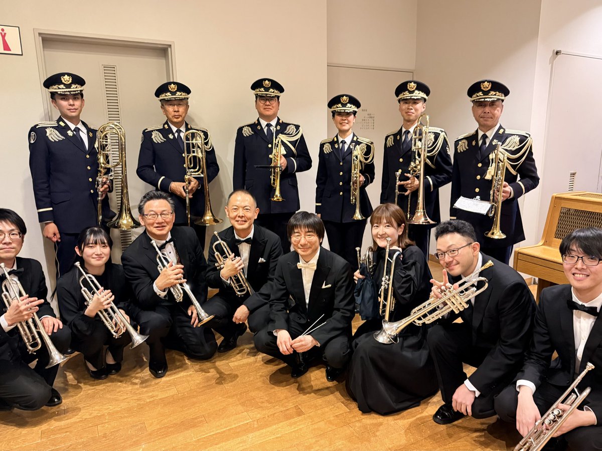 ayabu_tp's tweet photo. PRO WiND 023 第13回定期終演しました✨山形ゆかりの仲間や今回は陸自第6音楽隊の皆様と奏でる幸せを噛み締めました。
かつての観客が今や頼もしいメンバーになったりもしてきています🎺もっと子供たちに夢を与えられる場所になっていきたい✨満員のお客様、本当にありがとうございました🥲✨
#pw023 https://t.co/97WN3QqBpT