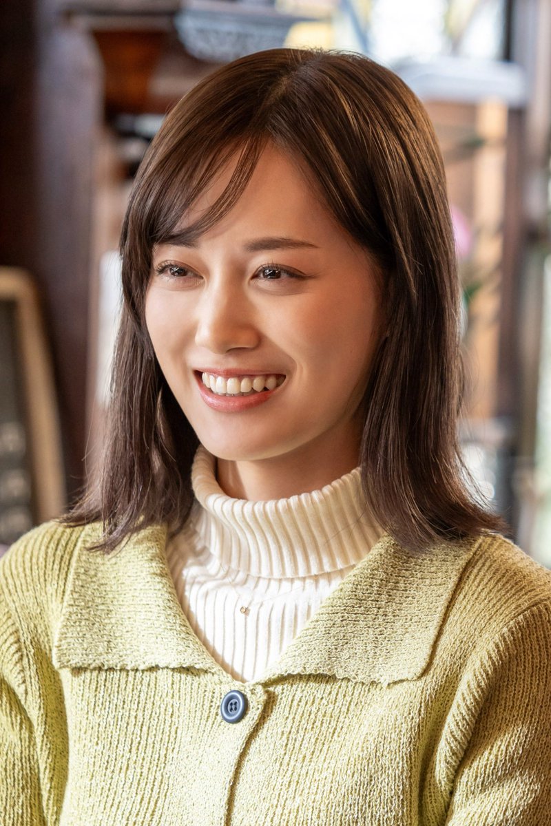 oricon's tweet photo. 倉悠貴＆山下美月、NHKドラマで夫婦役❗️
『ある日彼女のパンティーが、』5/31放送
共演に風間俊介

💬3人のコメント
https://t.co/XA81gxqPkJ

休職して家事をしている夫はある風の強い日、洗濯物を取りこみ中に妻のパンティーを家の前の川に落としてしまう。パンティーを救出しようとするが… https://t.co/43NOOcZLIq