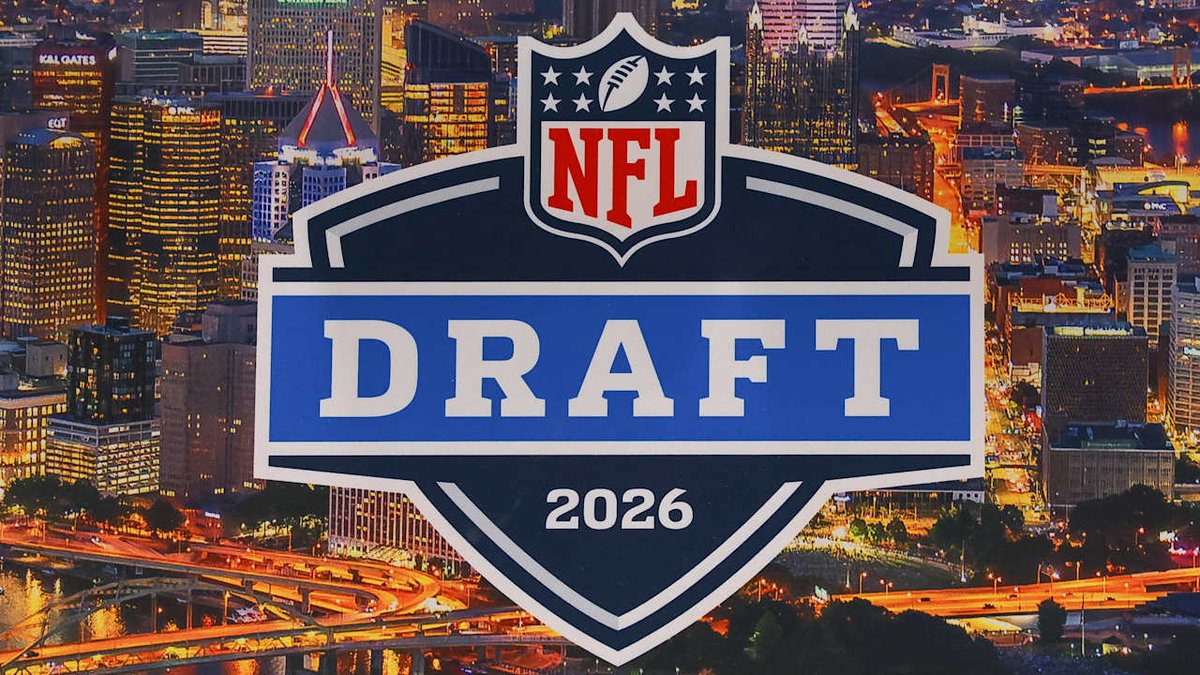 Chiefs_Fr's tweet photo. 🚨Alerte Nouvel Épisode
Les Micro sont chauds @Atila31200776 ,@hugochiefsFR , @ChiefBrittany & @jogagtou la carré magique.
L'équipe est au complet on débrief la Draft
@HbtCfr
#NFLDraft #ChiefsKingdom
https://t.co/DiNR36n6iZ
https://t.co/F9UNvjqr3s https://t.co/kPxMHJLsoJ