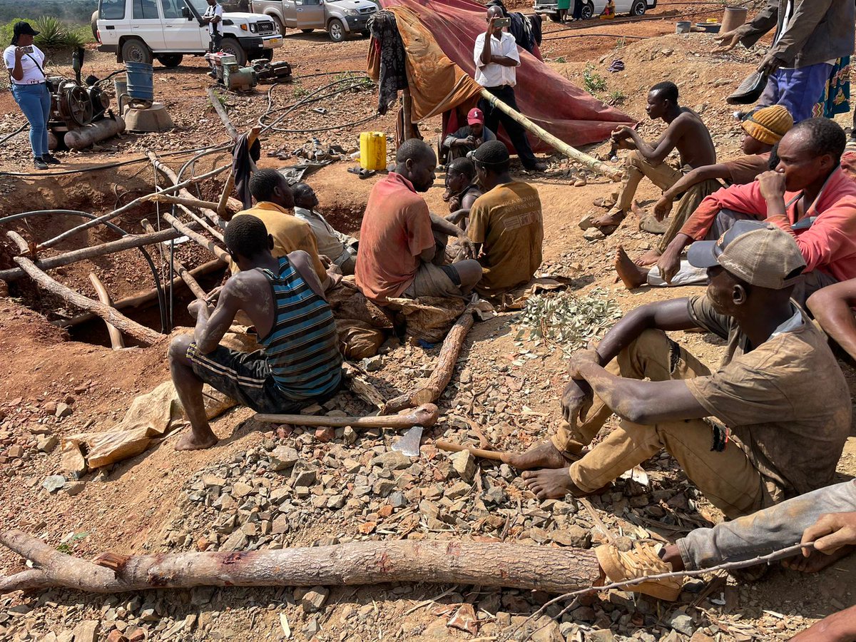 DEMtrust's tweet photo. @Yplus_Global @READY_Movement @NLinMozambique @REPSSI @teampata This is fantastic 👏 Our youth movement members in artisanal mining communities critically need this support because of the rise in HIV due concentrated cases of transactional sex fueled by mining economies. How can we join this movement? @READY_Movement https://t.co/w5gOlKkpse