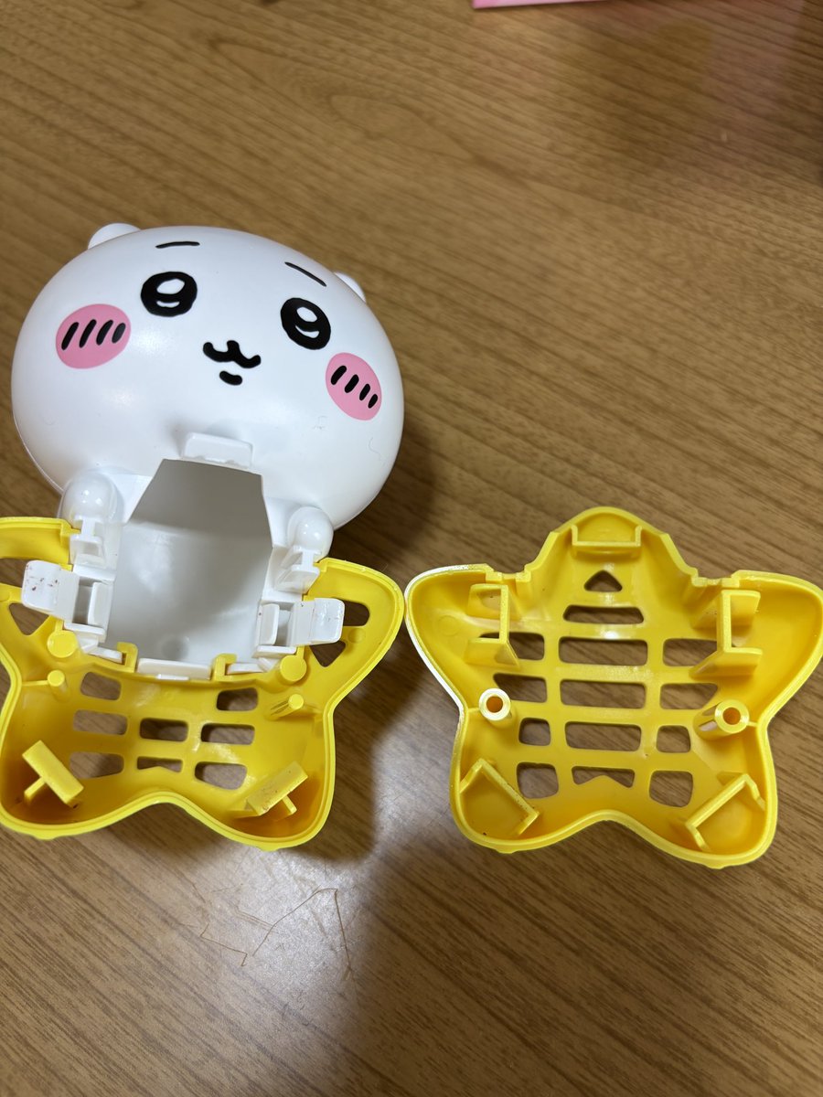 aoko_ippai's tweet photo. #ちいかわ虫こないもん
こじ開けます
中にカメムシ避け詰め込みます
完成 https://t.co/OHw9IpLRhg