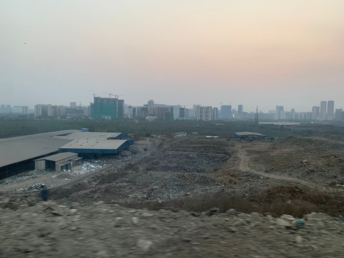 swatidTOI's tweet image. #BombayHC yesterday directed continuous daily monitoring between 1 am and 6 am at Kanjurmarg waste collection facility for foul odour. Was upset at fresh odour complaints by Kannamwar Nagar residents. Directed @mybmc to also take residents’ &amp;amp; MPCB reps for such vigil @TOIMumbai